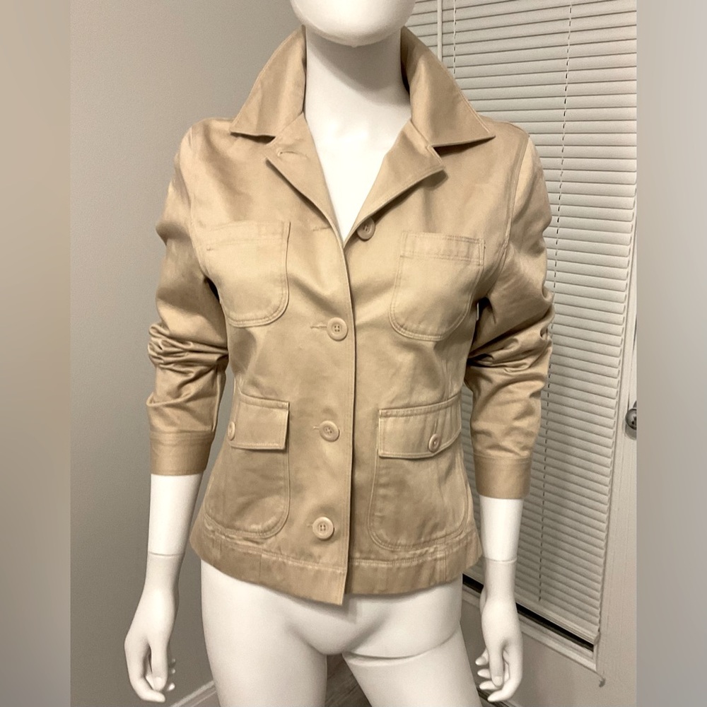 L.L Bean jacket size - XS with buttons. 4 pockets 100% cotton.